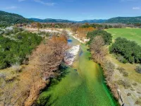 Cottage on the Frio River - 3-Star