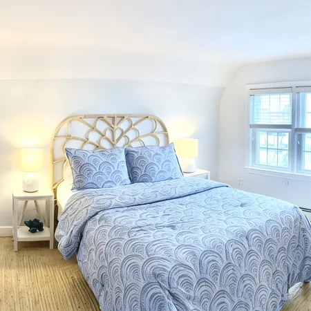 Stunning Beach Cottage just steps from Marblehead Harbor and Town