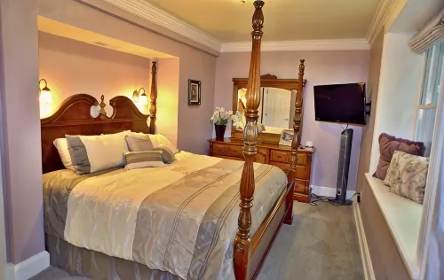 Heart of Manitou Springs. Award-winning. Luxurious. Rent all three apartments. - Pools