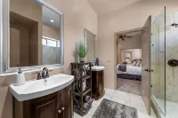 Golf Hub Mansion 18 Bed & 6 Bath 6,000 sq ft Within 5 Minutes of 7 Golf Courses - 4-Star