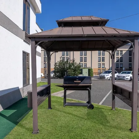 Days Inn & Suites by Wyndham Fort Bragg/Cross Creek Mall