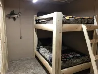 Family Friendly Cabin on the Clarion River! - balcony
