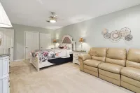 Welcome to Bigelow’s Water View Bungalow – Your Lake Retreat - 4-Star