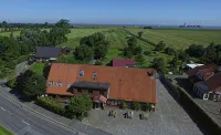Gästehaus Zur Linde - Parking