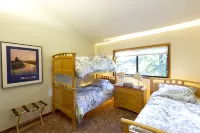 Wine Country Redwood Estate in the Heart of Wine Country - 4-Star