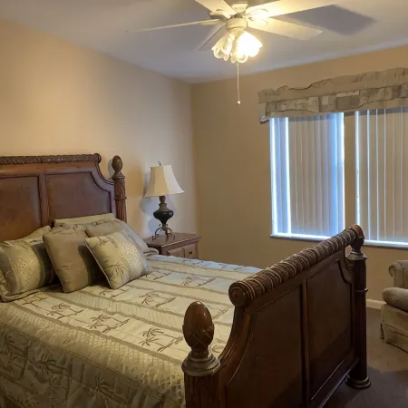 Unbeatable Waterfront Deal: Special Offers on 4Br Luxury Canal Retreat