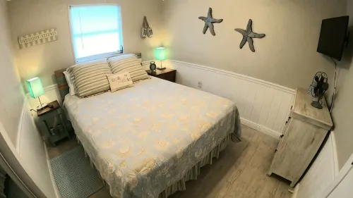 Tiki Tropical Retreat - directly on the clear Weeki Wachee River (not a canal) - 3つ星