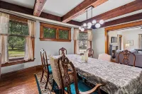 Historic Old West End Entire Home - 4 Bedrooms next to Arboretum - homestay
