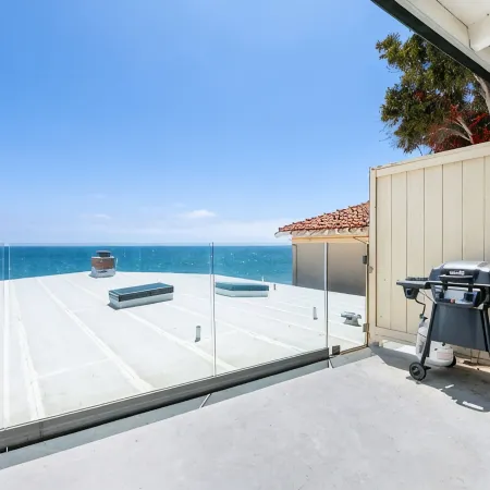 Modern Malibu Road Oceanfront Beach House with AC