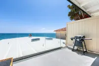Modern Malibu Road Oceanfront Beach House with AC - balcony