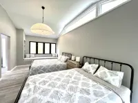 Modern Spacious Retreat right next to Purdue & Nature, full size 14-game Arcade! - Wifi