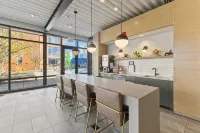 "Hope of Evanston" 180°view, 2BDR +2Bath Urban luxury - 4 stjerner