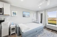 Jacksonville Beach Front Paradise-Close to Mayo - 4-Star