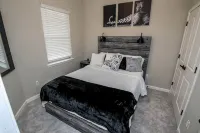 NEW HOME MINUTES AWAY FROM DOWNTOWN BR, LSU, & SOUTHERN UNIVERSITY - WiFi