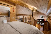 PARADISE NORTH: LOG HOME CABIN IN BRAINERD, MN - シャレー