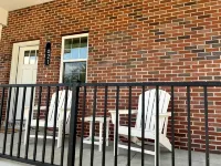 Luxury 3Br/4BA Townhome • Rooftop Deck, Porch • 5 Min to Downtown - Balkoner