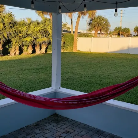 Beautiful, Private Beach House - 1 Block To The Beach (AC) 3 Bedroom - Sleeps 8