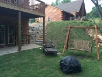 Ozark Legends Lodge- Lg Game Rm, Private Hot tub; 1 Mile to Thunder Ridge - Balkoner