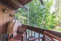 LOCATION!  3 Min. Walk to Village and Gondola, Remodeled 4 bdrm - Boutique