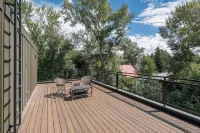 Red Elephant Resort next to the Big Wood River - When Only the Best Will do. - 4-Star
