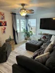 Charming 2-bedroom house with Feather Theme , WiFi in excellent Aurora - 3-Star