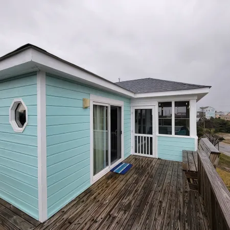 Ocean & Sound Views, 4BR house, Private Pool & Hot Tub, WiFi, AC, Dog Friendly
