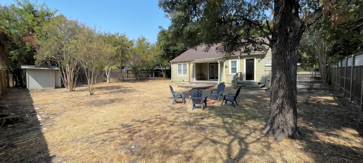 Charming, cozy cottage located 1/2 mile, or 3 min. walk to Kyle Field. Ξενοδοχεία στην πόλη Brazos County