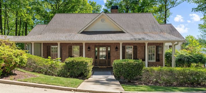 LAKEFRONT HOME DIRECTLY ON LAKE OCONEE WITH BOAT RENTAL Hotels in Putnam County