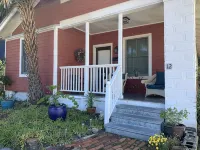 Three Bedroom, Sanitized, Pet Friendly Bungalow - Bungalows