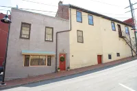 Downtown Lynchburg Studio 114 & Parking Spot - 4 ดาว