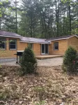 New Pine Cabin in the White Mountains Abutting White Lake State Park - 木屋