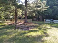 House sleeps 6. Just 5 minutes Patoka Lake boat ramp. Anglers Welcome! - 3-Star