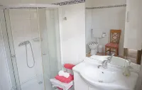 Hiking and swimming: Cozy apartment in Joachimsthal - 酒店式公寓