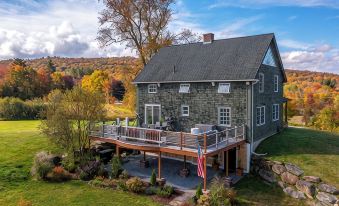 Stunning 3 Br Timber Frame Ski Retreat on 6 Acres