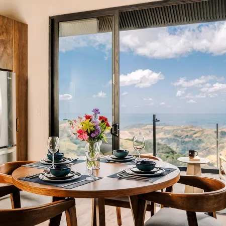 Lakay Monteverde: Heated Pool, Golf Cart Breakfast