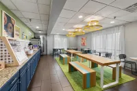 Spark by Hilton Waynesboro - breakfast
