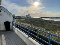 Bayside Retreat with Fabulous Views, Short walk to the Beach, Marvelous Sunsets - Gym