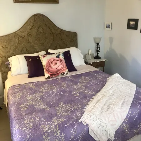 One Bedroom flat 1 block from Beach & 3 blocks from Washington Square