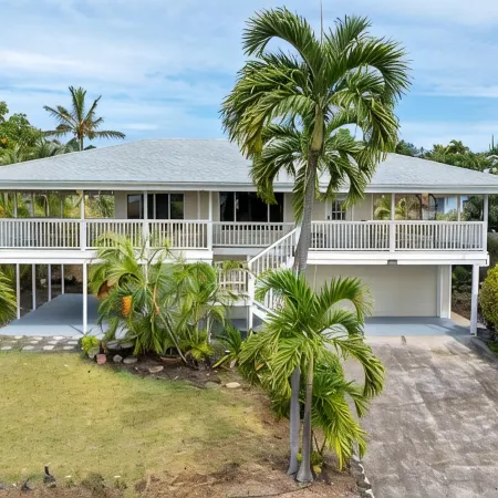 Modern Ocean View · Kings · Spacious · Porch · ACs