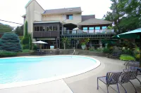 Alpenhof Bed and Breakfast - piscine