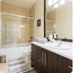 UBC/South Van 2BD Family Suite - 2-Sterne