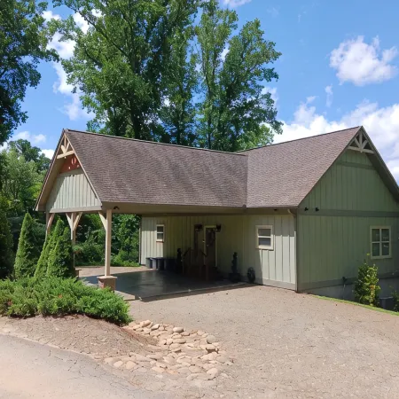 LAKEFRONT 4/3.5, Private Dock, Pool Table, Lakeside Firepit, Kayaks, Paddleboat