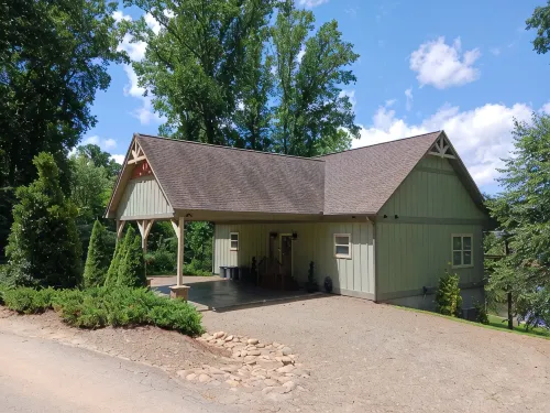LAKEFRONT 4/3.5, Private Dock, Pool Table, Lakeside Firepit, Kayaks, Paddleboat - 4-Star