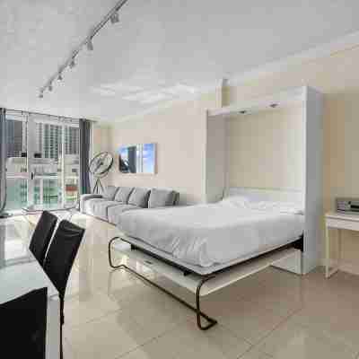 Penthouse w/ King Bed & Ocean View at Tides Rooms