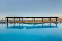 AX Sunny Coast Resort & Spa - Beach
