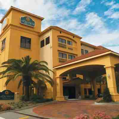 La Quinta Inn & Suites by Wyndham Fort Walton Beach Hotel Exterior