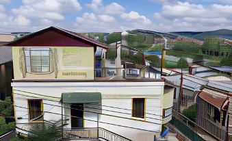 Green Flower Hotel - Housity