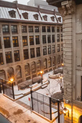 Le Saint-Sulpice Hotel Montreal