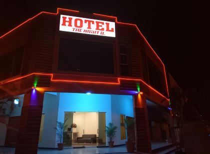 Super OYO 439 Night Queen Hotel