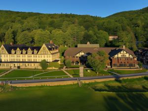 Silver Bay Inn and Conference Center